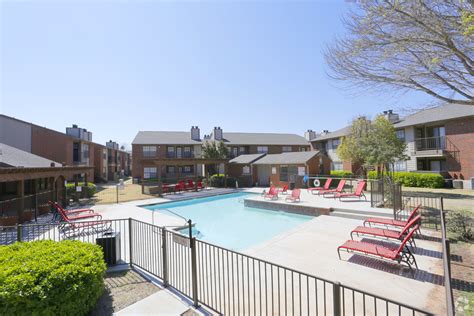 Woodcrest apartments lubbock tx  6302 York -Move In 7/28 - Great space off Slide & 63rd
